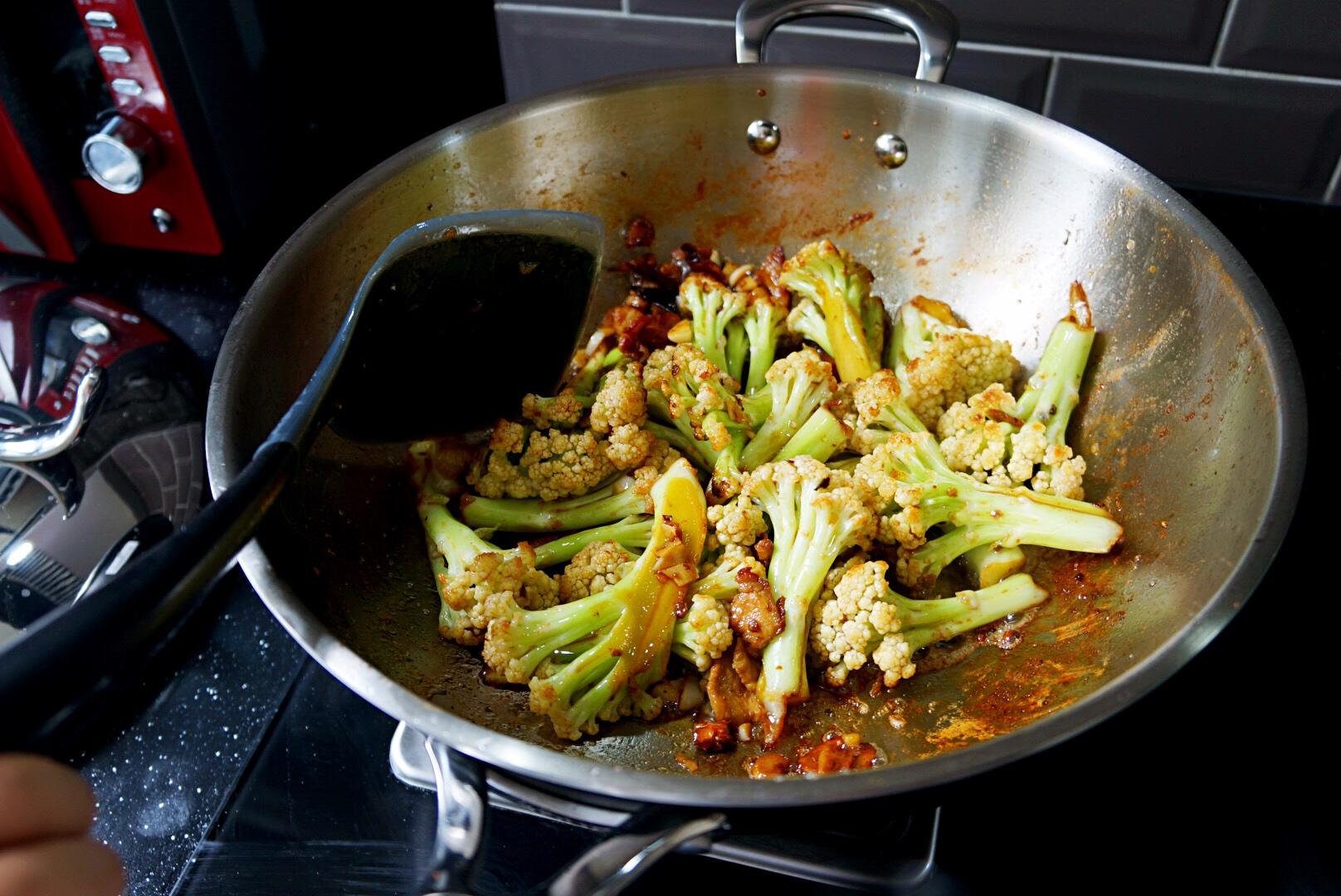 幹鍋有機花菜的做法 步骤3