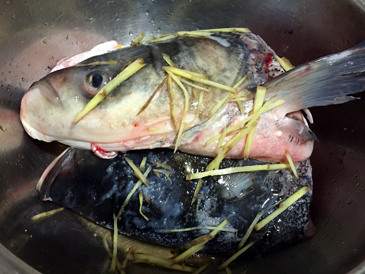老丁的私房菜-剁椒魚頭的做法 步骤1