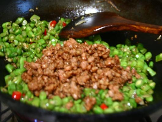 肉沫豆角下飯菜的做法 步骤8