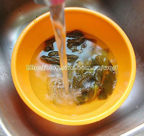 酸菜芋頭湯的做法 步骤2