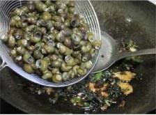 紫蘇豉醬炒石螺的做法 步骤6