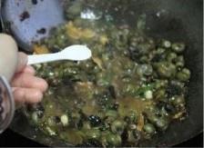 紫蘇豉醬炒石螺的做法 步骤7