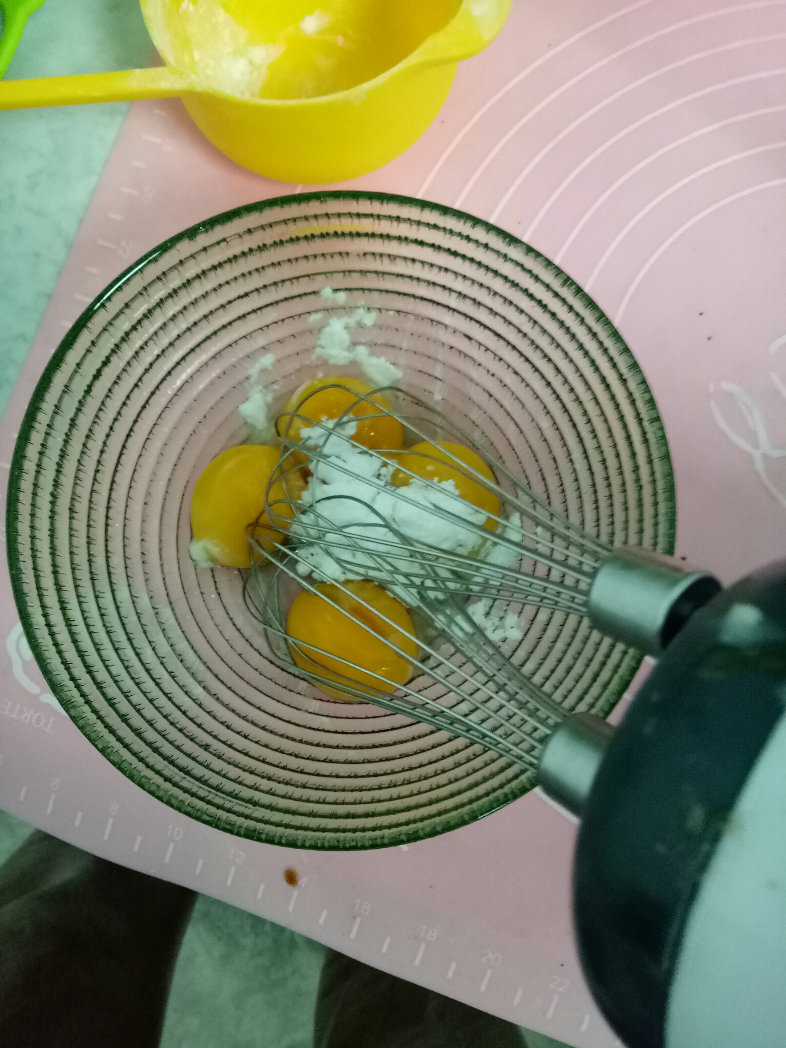 入口即化的無新增蛋黃溶豆的做法 步骤2