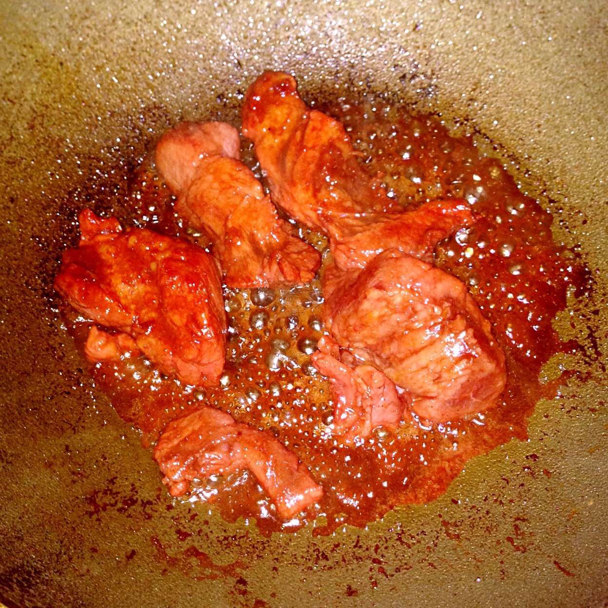 不用烤箱，也能做出來的，不粘鍋版 蜜汁叉燒肉 by wqy的做法 步骤5