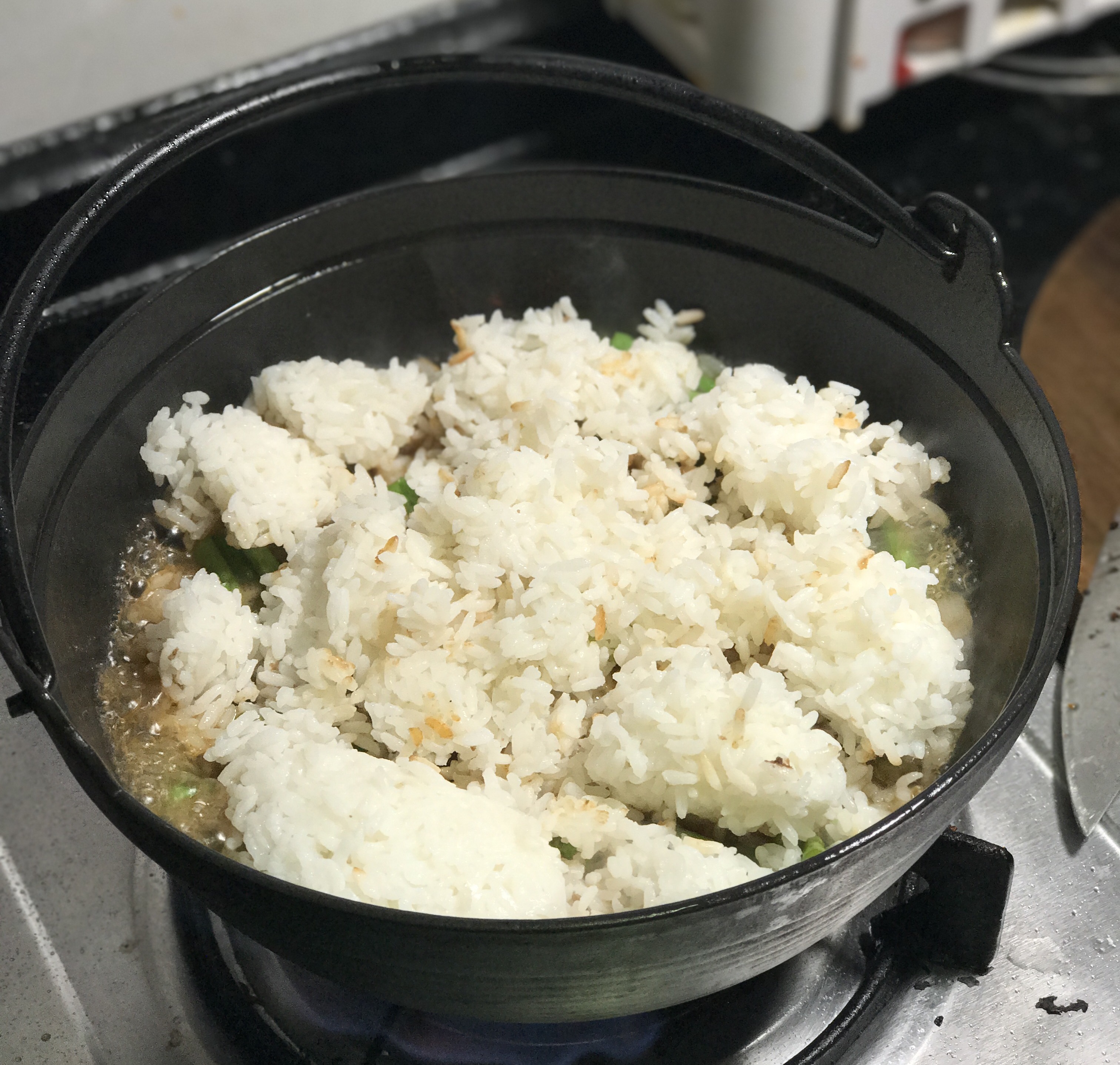 木魚花豆角燜冷飯的做法 步骤5