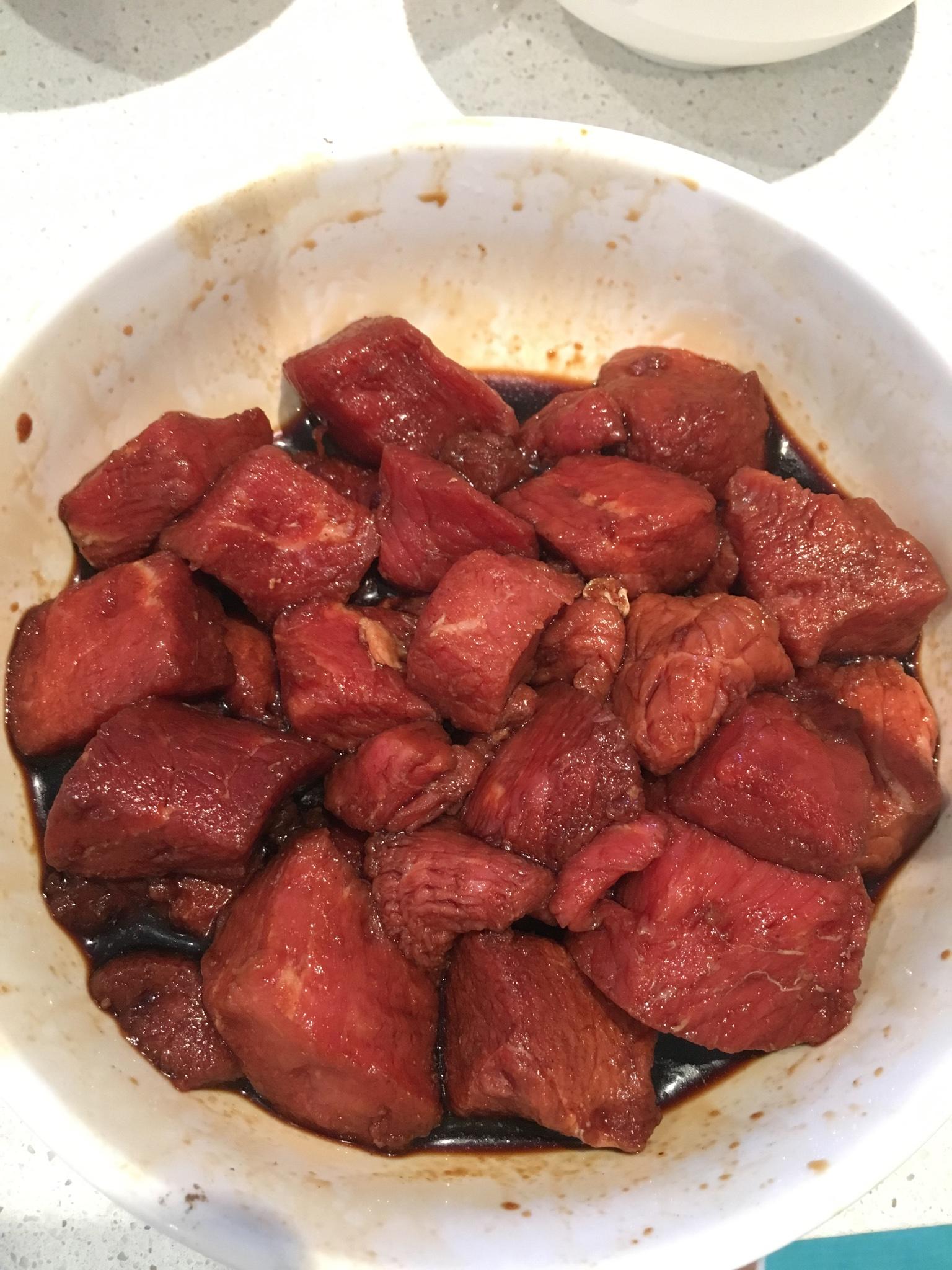 紅燒牛肉土豆 （獨家祕製）的做法 步骤1