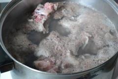 牛肋排燒土豆的做法 步骤2