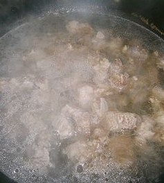 咖哩土豆牛肉的做法 步骤2