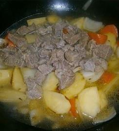 咖哩土豆牛肉的做法 步骤8