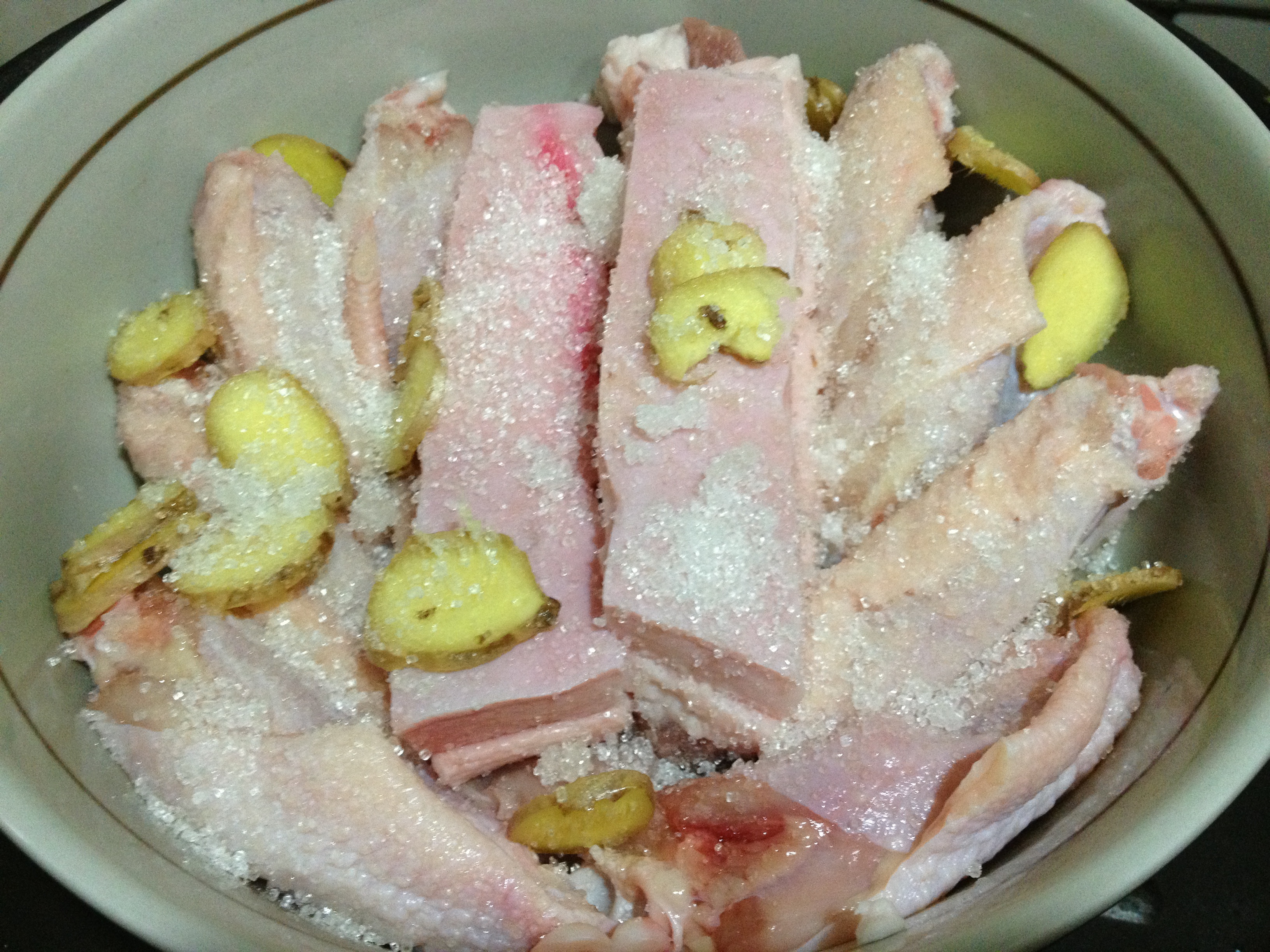 快手菜必備：肉類（五花肉、雞翅）的醃製的做法 步骤3