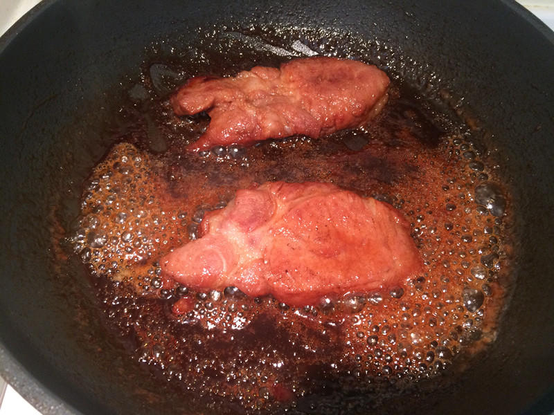 超簡單平底鍋叉燒肉，多汁味濃不能再快手的做法 步骤9
