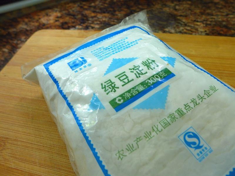 四川名小吃——綠豆涼粉的做法 步骤1