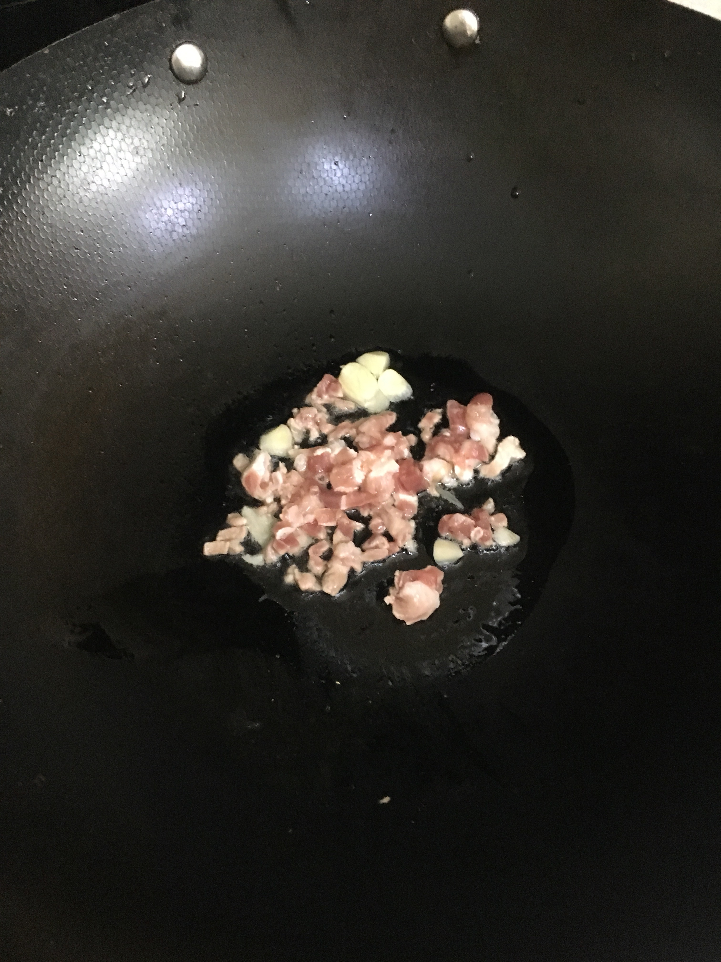 豬肝豬血湯 寶寶補鐵專用湯的做法 步骤2