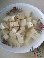 豆腐豬血熬白菜的做法 步骤3