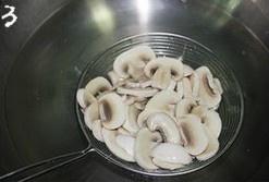 黑椒蘑菇肉片的做法 步骤3