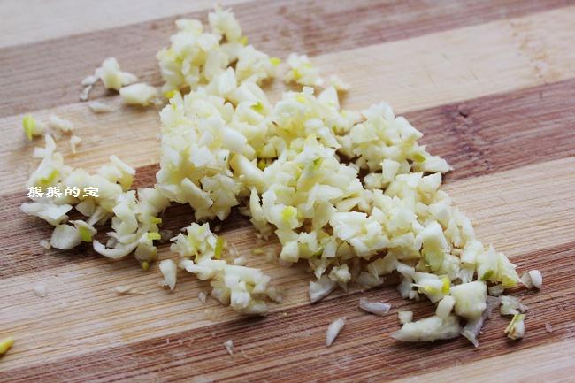 熗拌金針菇幹豆腐絲的做法 步骤6