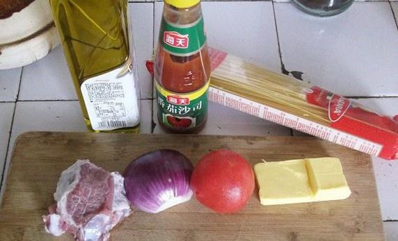 番茄肉醬意粉的做法 步骤1