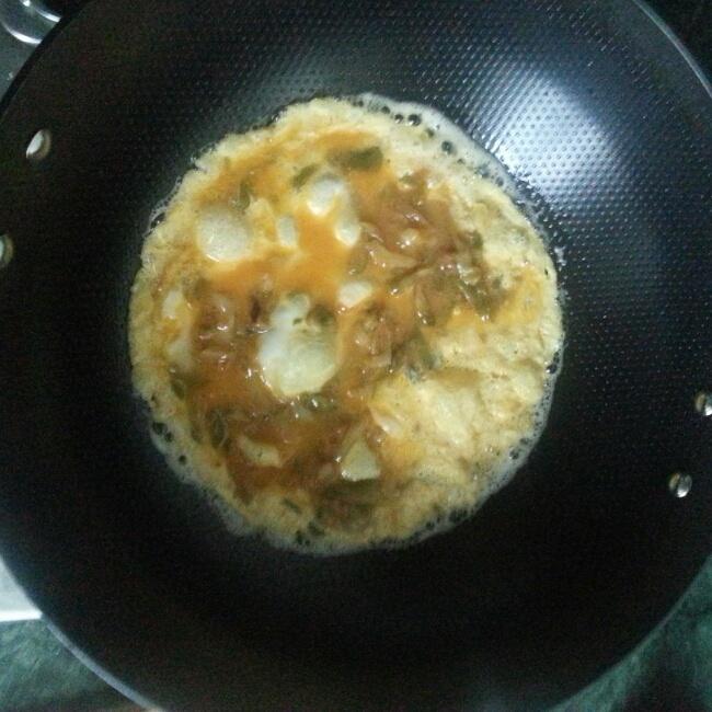 榨菜煎蛋的做法 步骤4