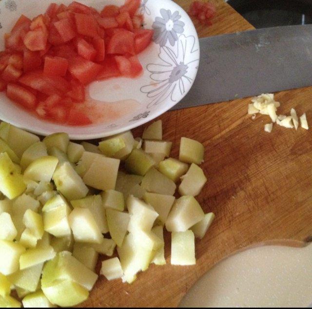 （快手菜）芝士培根番茄土豆泥的做法 步骤3