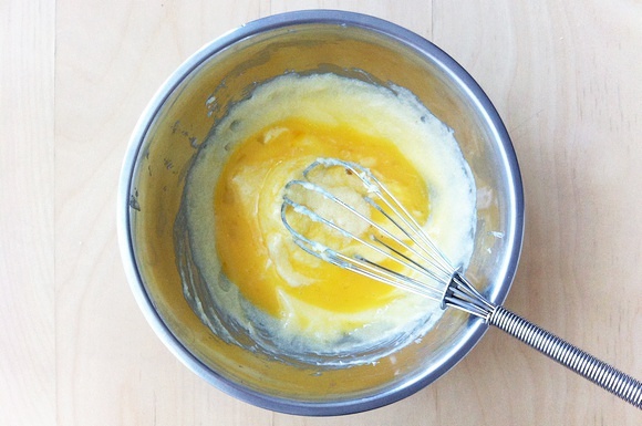 杏仁乳酪雙層蛋糕塊的做法 步骤3