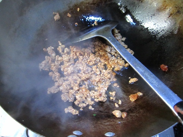剁椒肉末蒸豆腐的做法 步骤4