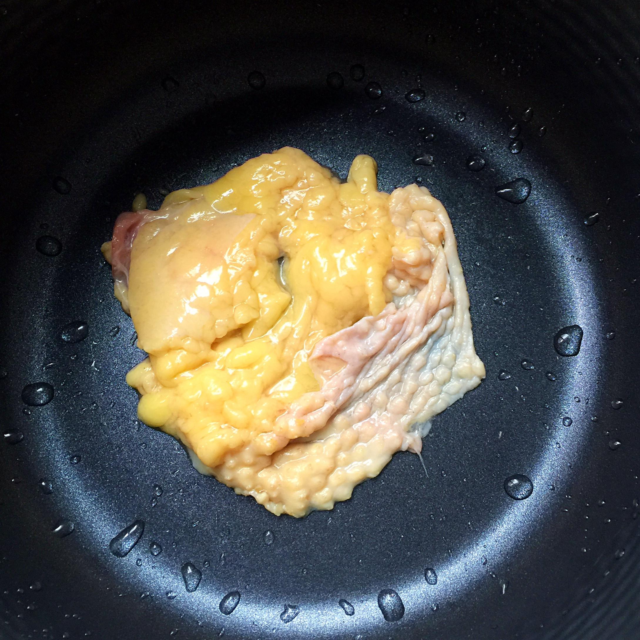 電飯鍋簡易版：鹽焗手撕雞的做法 步骤2