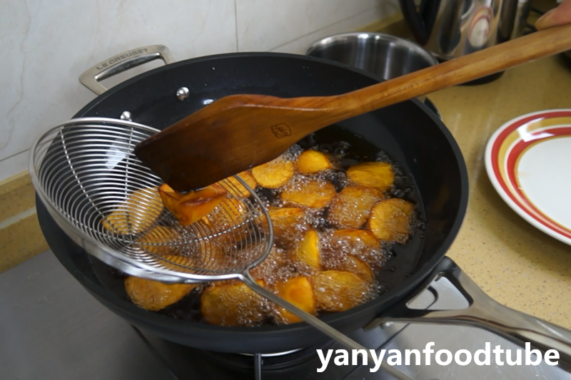 拔絲地瓜 Toffee Sweet Potato的做法 步骤4