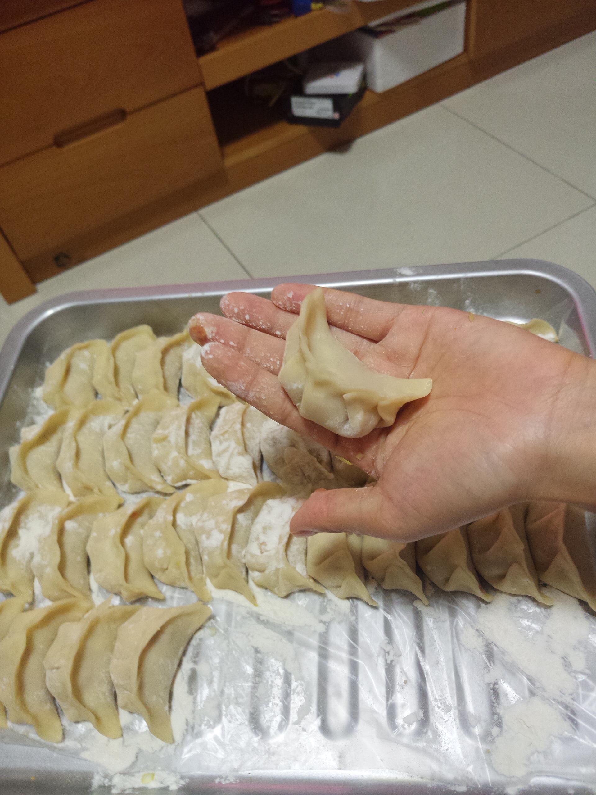 韭黃豬肉餃子的做法 步骤3