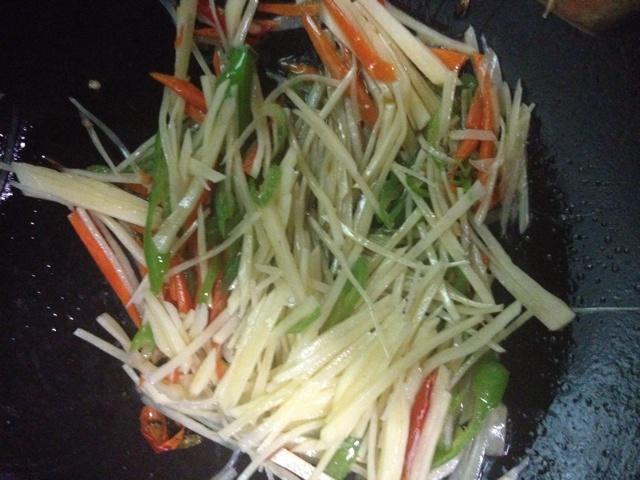 青椒土豆絲蓋飯的做法 步骤5