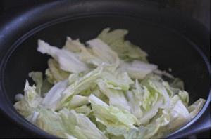 白菜燉豆腐的做法 步骤1