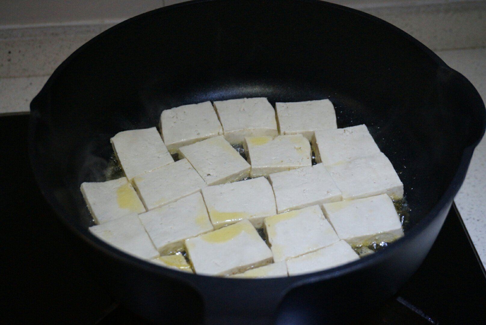 黃油煎老豆腐的做法 步骤3