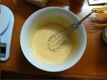 巧克力杏仁杯子蛋糕配奶油乳酪糖霜的做法 步骤5