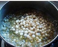 綠豆薏米芡實粥的做法 步骤3