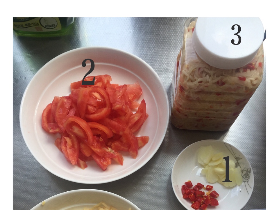 傣味酸筍洋芋絲的做法 步骤1