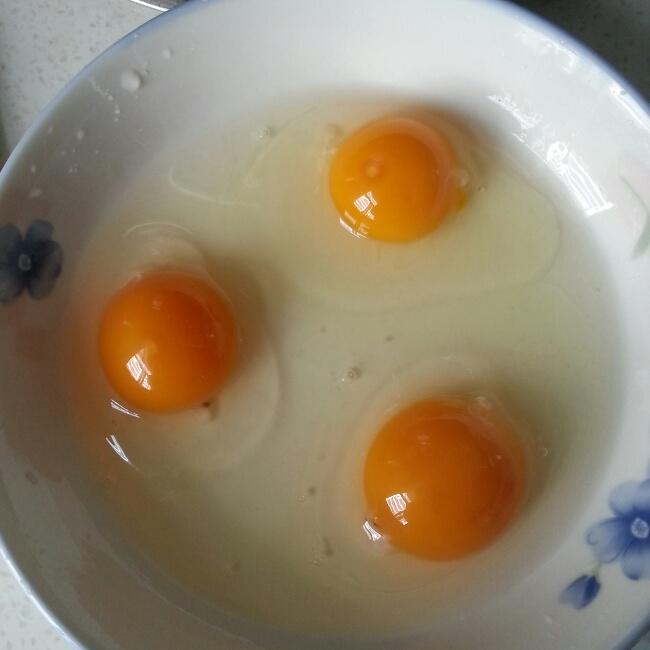 肉末皮蛋蒸雞蛋（快手菜）的做法 步骤1