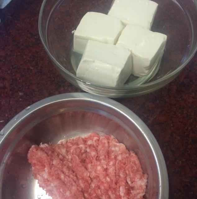 快手菜：肉末嫩豆腐的做法 步骤1