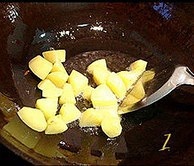 咖哩薯仔雞的做法 步骤1