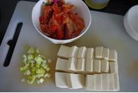 泡菜豆腐鍋的做法 步骤1