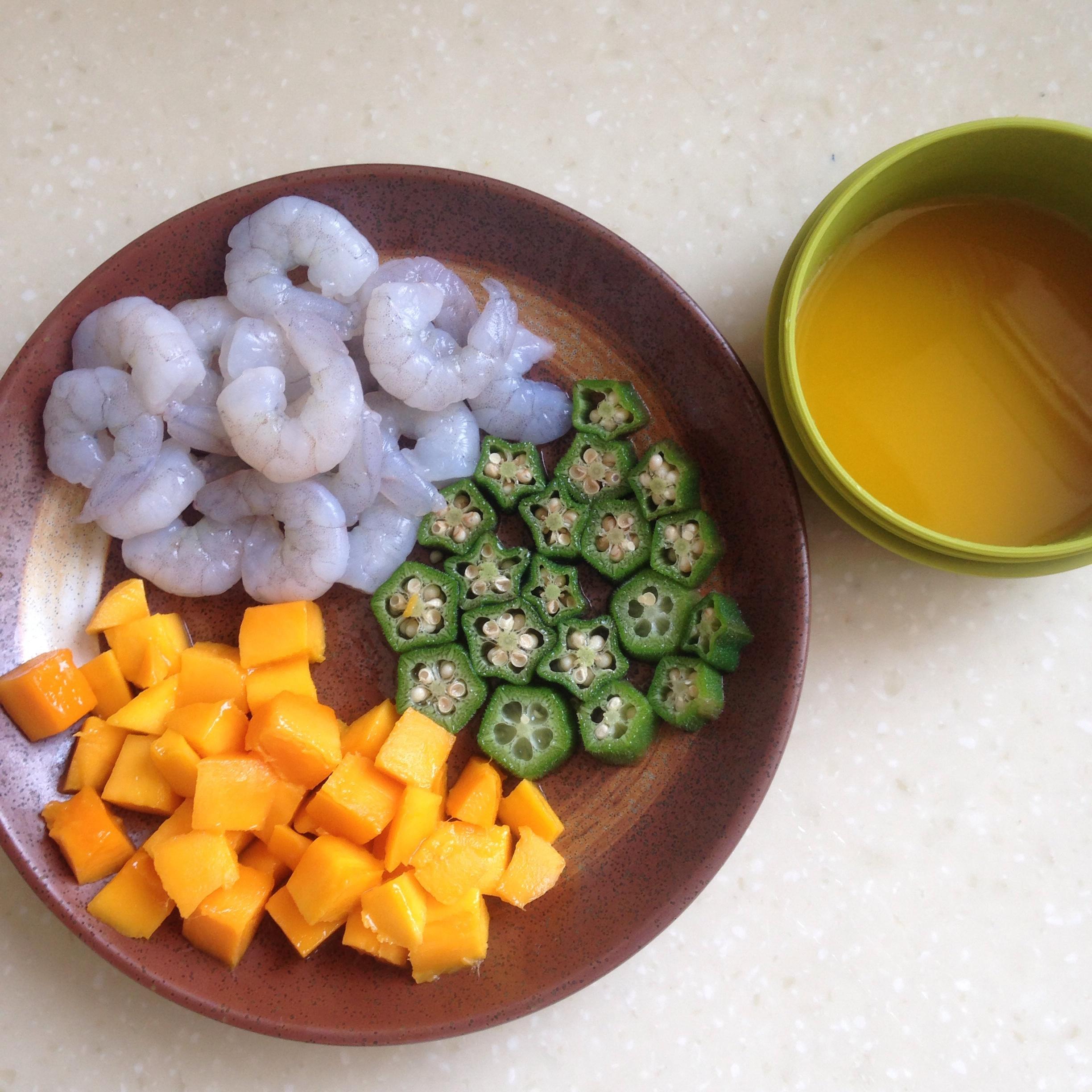 夏日清新快手菜——芒果炒蝦仁的做法 步骤1