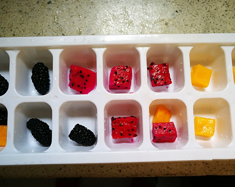 夏日水果酸奶冰的做法 步骤2