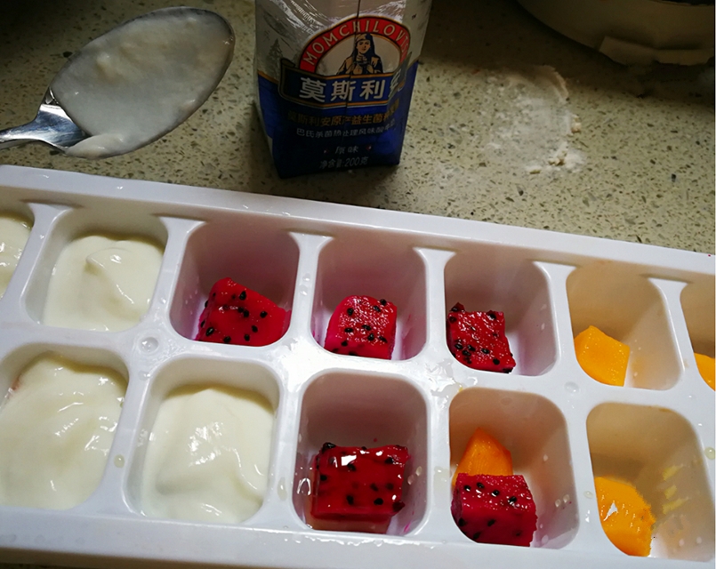 夏日水果酸奶冰的做法 步骤4