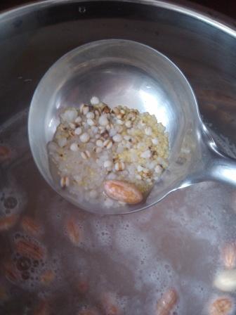 竹蓀雞腿蓮藕粥的做法 步骤1