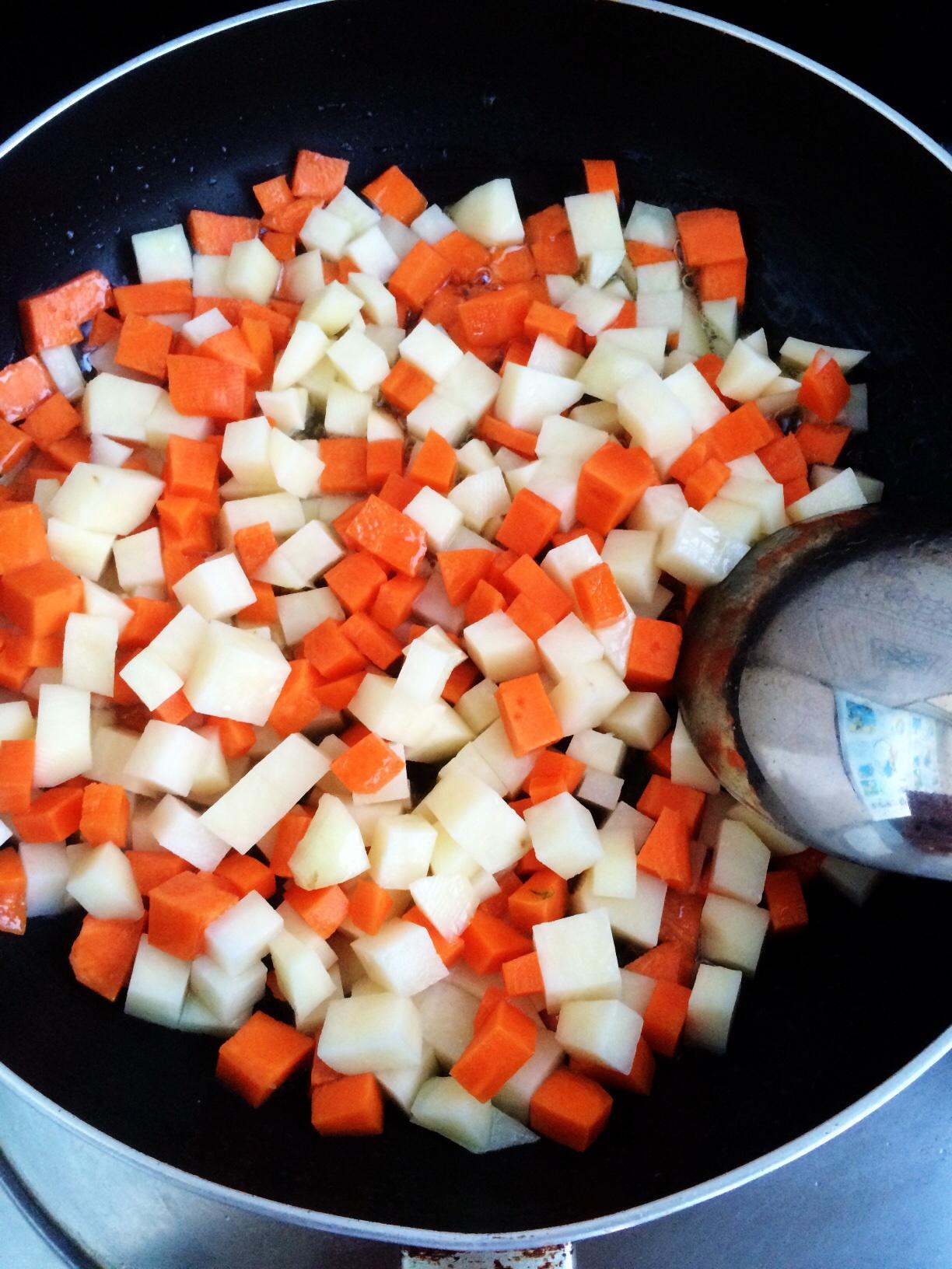 咖哩土豆蓋飯的做法 步骤2