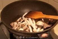 雜燴蘑菇燉飯的做法 步骤5