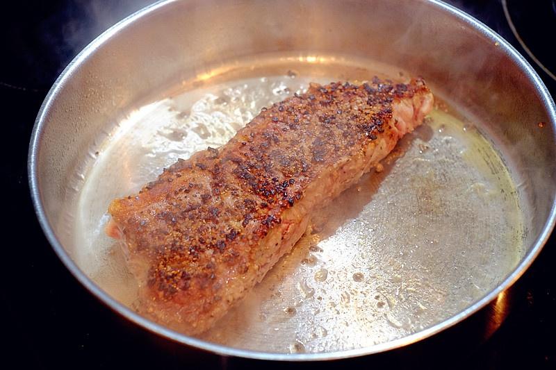西式烤牛排——五分熟牛排十分鐘即食的做法 步骤4