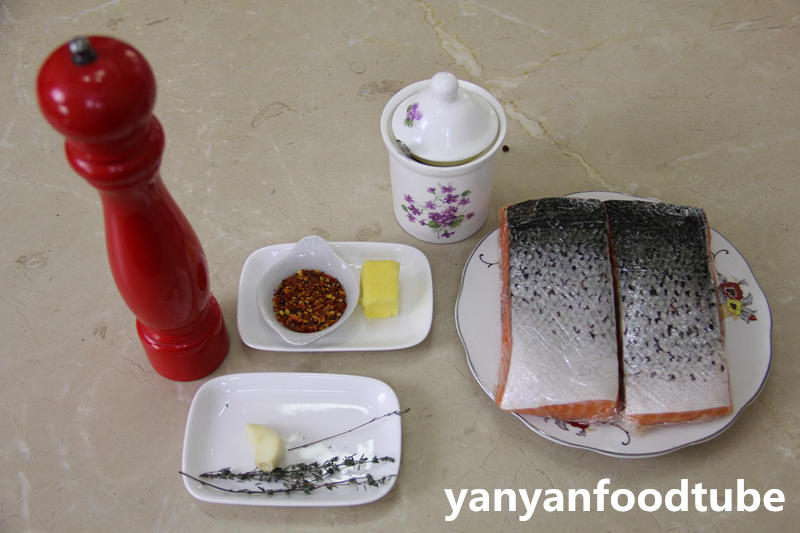 西式三文魚配蔬菜莎拉 Salmon Steak的做法 步骤1