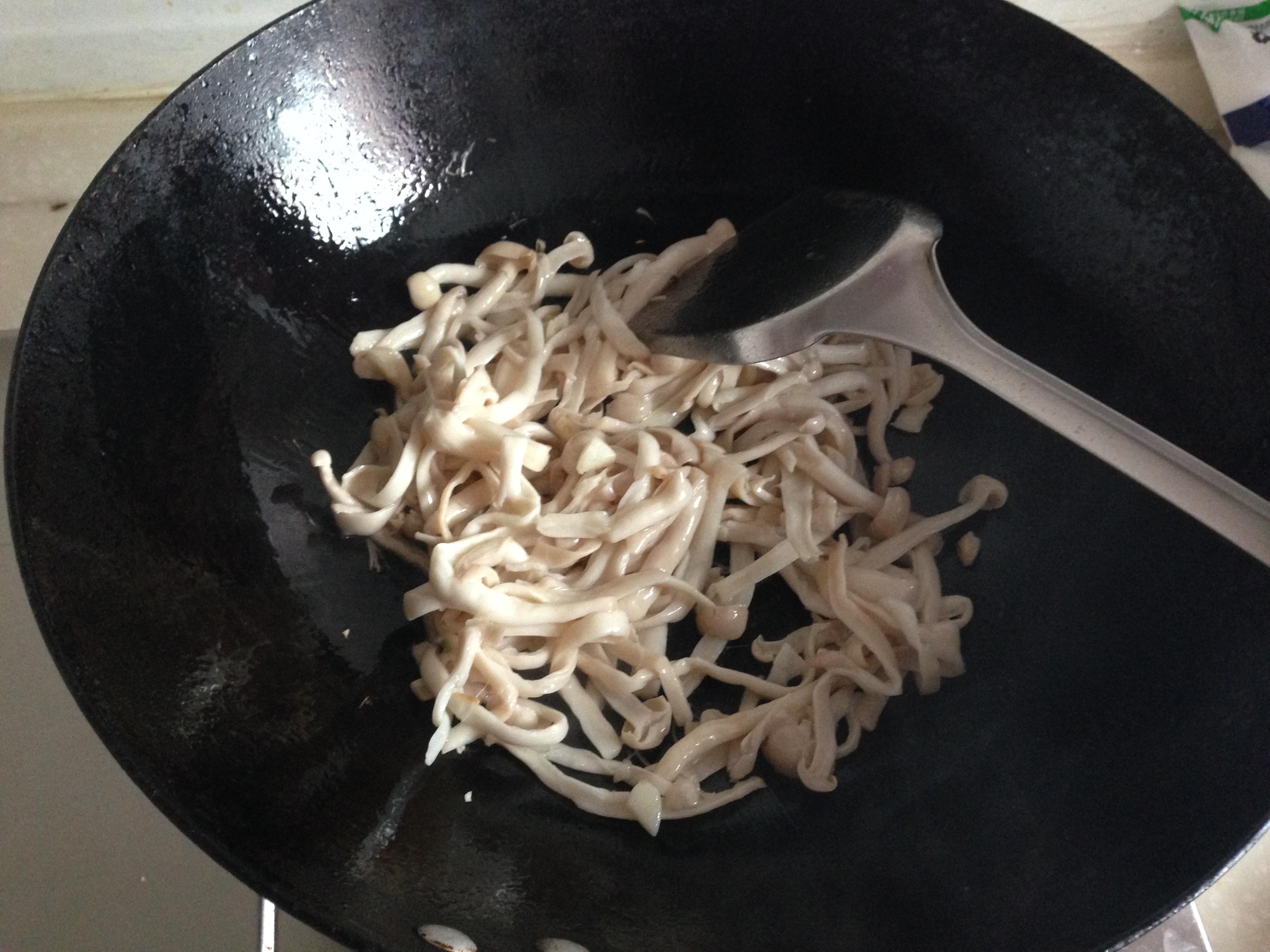 魚香海鮮菇的做法 步骤3