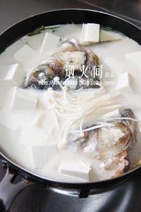 砂鍋魚頭燉豆腐的做法 步骤5
