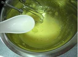 煉乳蛋黃沙拉醬的做法 步骤3