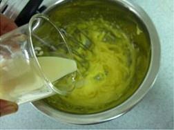 煉乳蛋黃沙拉醬的做法 步骤7